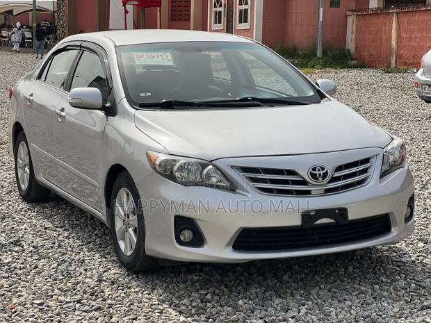 Toyota Corolla LE 4dr Sedan (1.8L 4cyl 4A) 2012 Gray