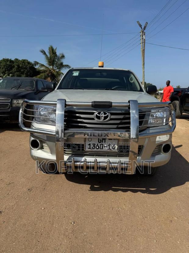 Toyota Hilux 2014 Gray
