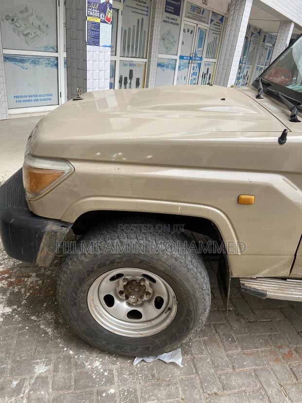 Toyota Land Cruiser 2007 Gold