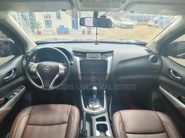 Nissan Navara 2019 Blue