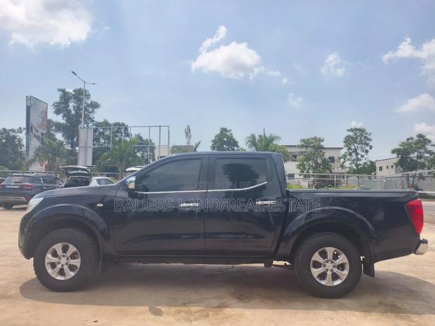 Nissan Navara 2019 Blue