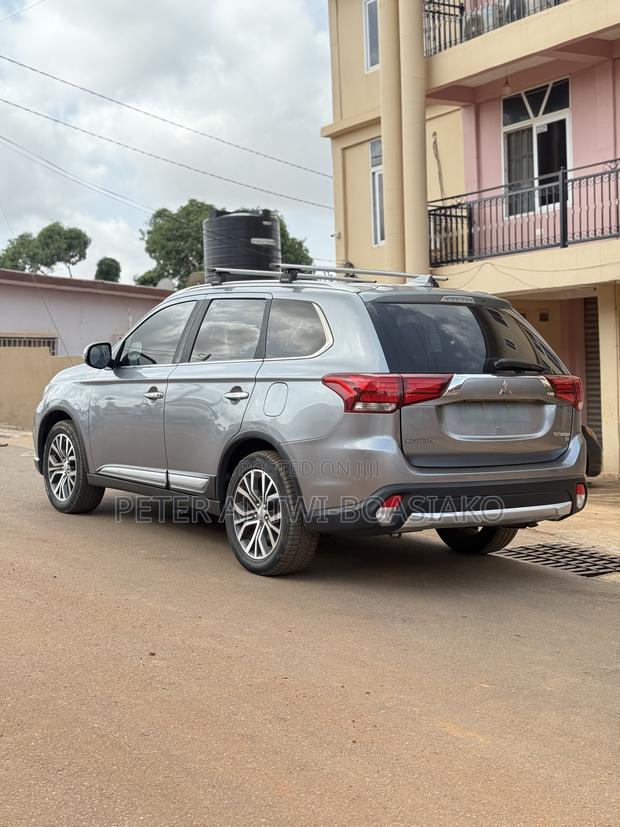 Mitsubishi Outlander SEL AWC 2017 Gray