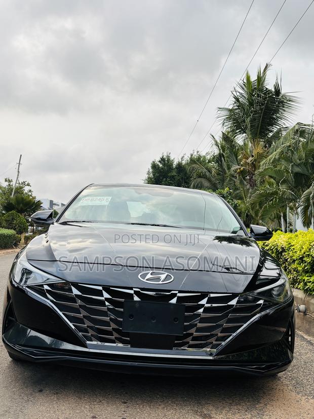 Hyundai Elantra HEV 2022 Black