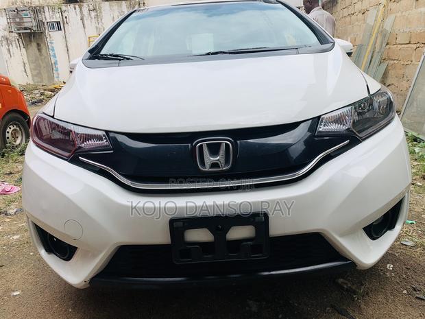 Honda Fit LX 4dr Hatchback (1.5L 4cyl 6M) 2015 White