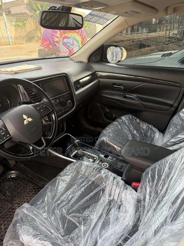 Mitsubishi Outlander SEL AWC 2017 Gray