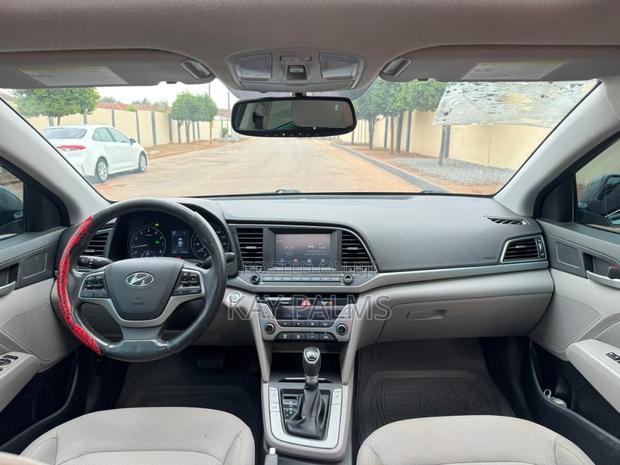 Hyundai Elantra 2018 Gray