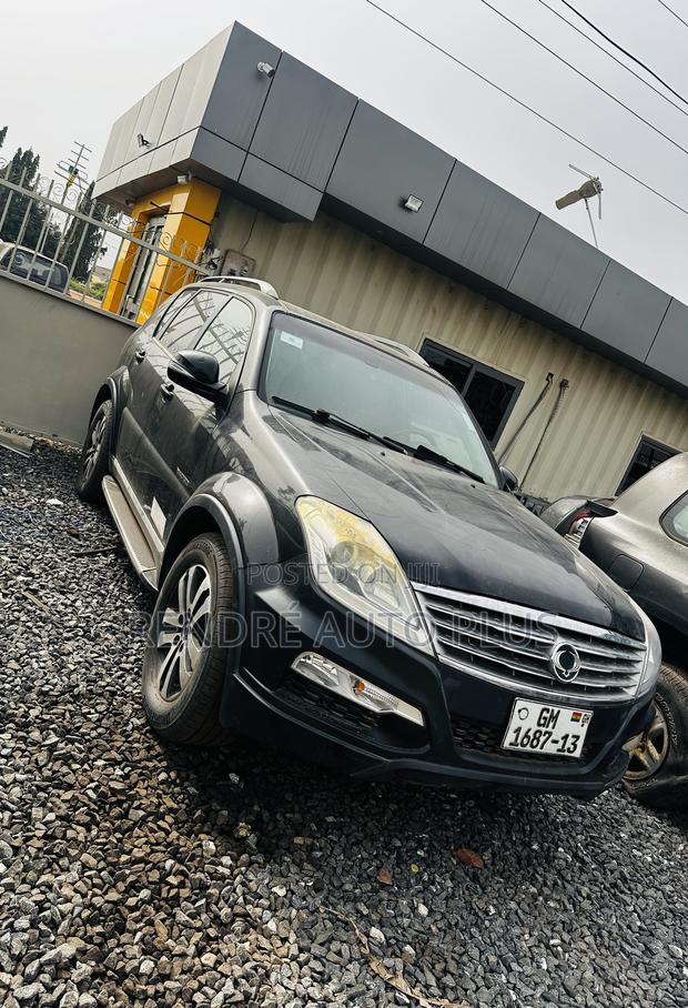 SsangYong Rexton 2013 Black