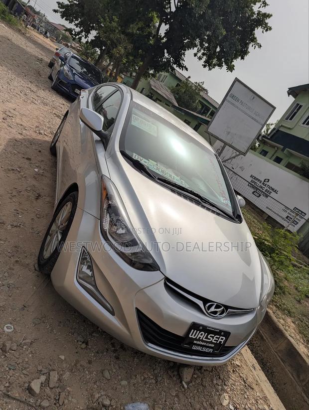 Hyundai Elantra Limited Sedan FWD (1.8L 4cyl 6A) 2016 Silver