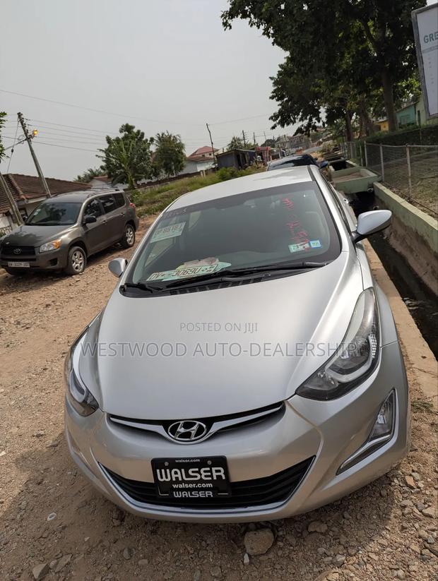 Hyundai Elantra Limited Sedan FWD (1.8L 4cyl 6A) 2016 Silver