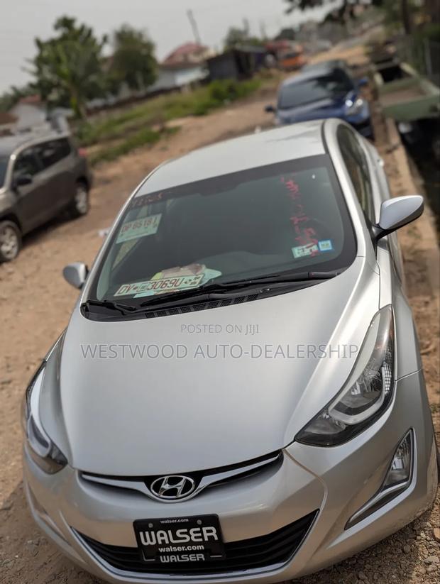 Hyundai Elantra Limited Sedan FWD (1.8L 4cyl 6A) 2016 Silver