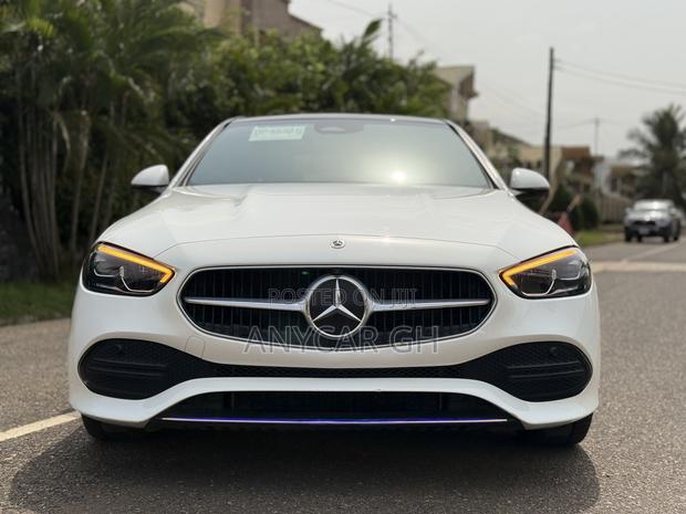 Mercedes-Benz C300 2024 White