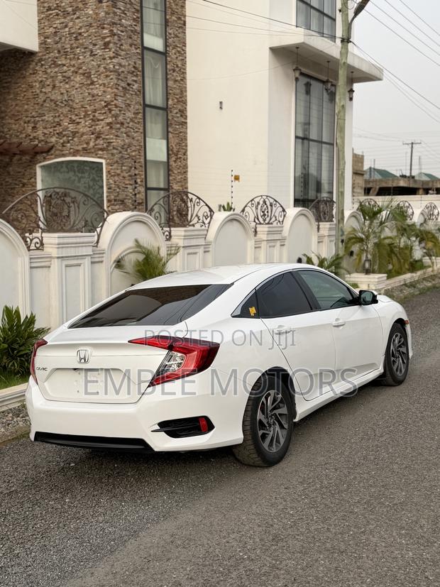 Honda Civic EX Sedan 2018 White