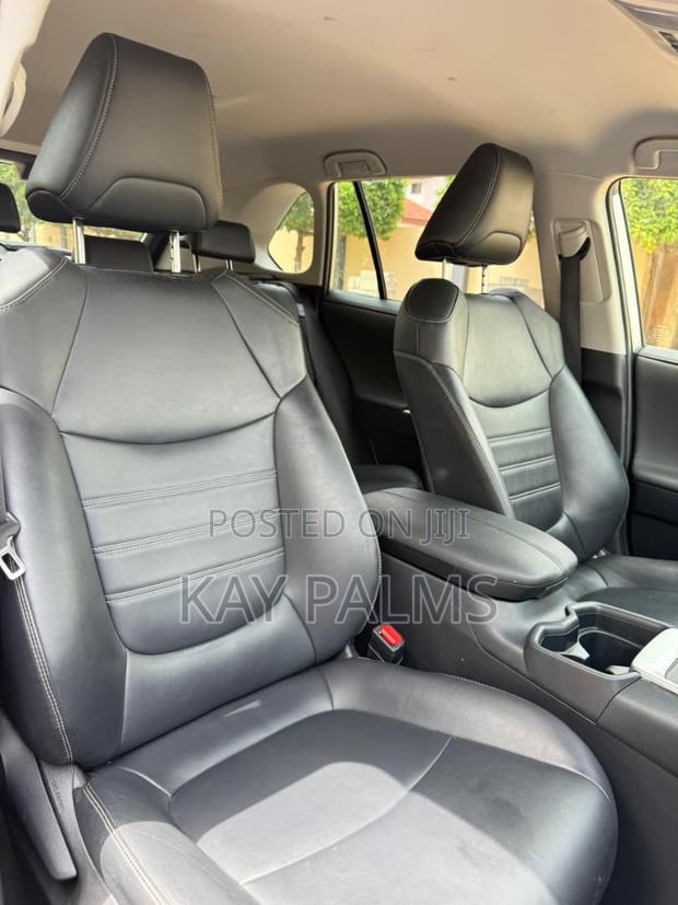 Toyota RAV4 2019 Silver