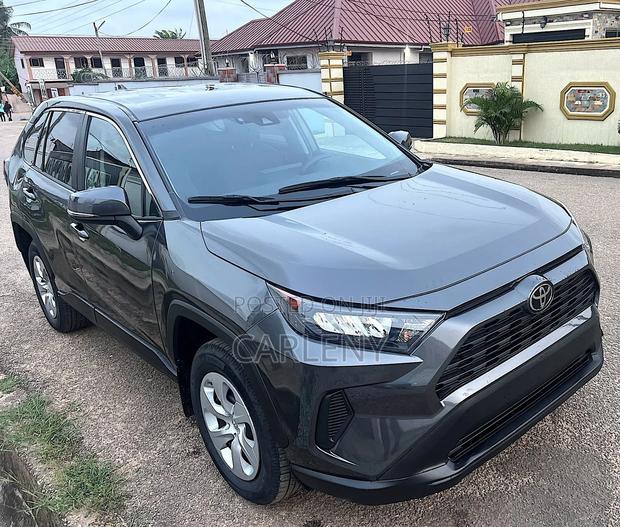 Toyota RAV4 LE 2022 Gray