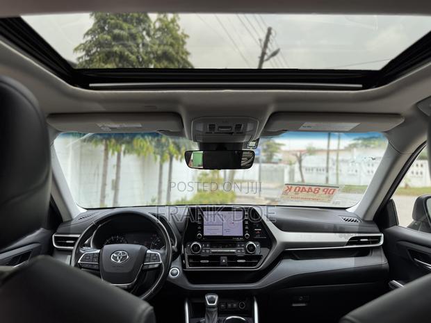 Toyota Highlander XLE 2022 Black
