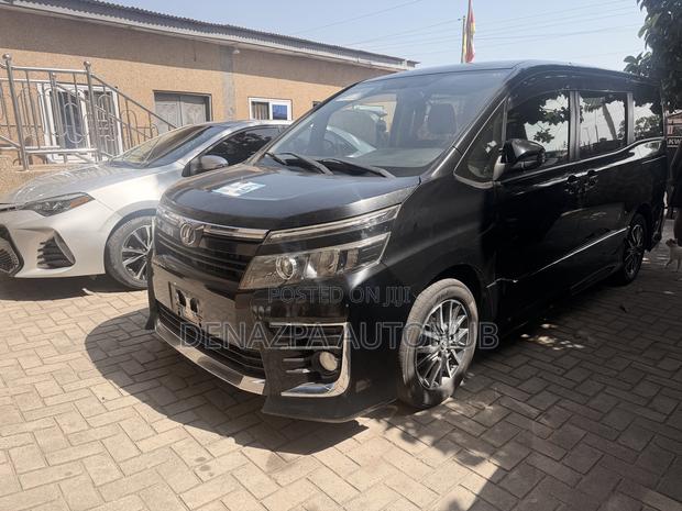 Toyota Voxy SV Premium 2014 Black