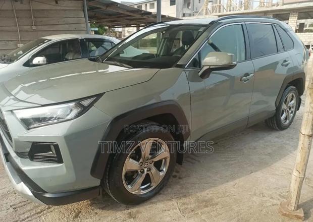 Toyota RAV4 Adventure AWD 2020 Green