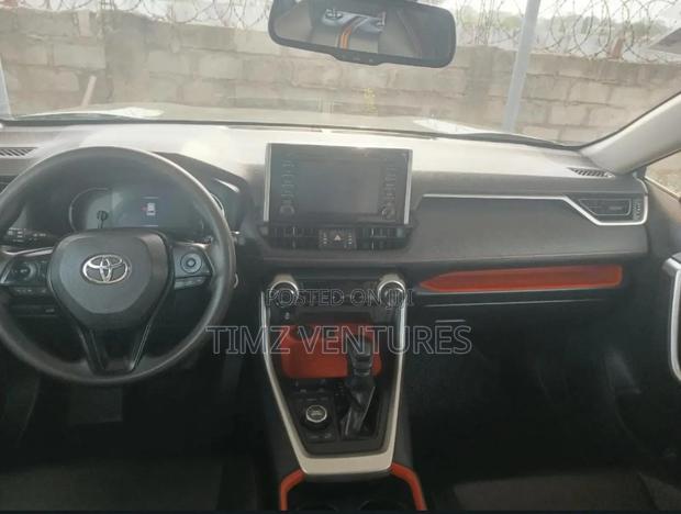 Toyota RAV4 Adventure AWD 2020 Green
