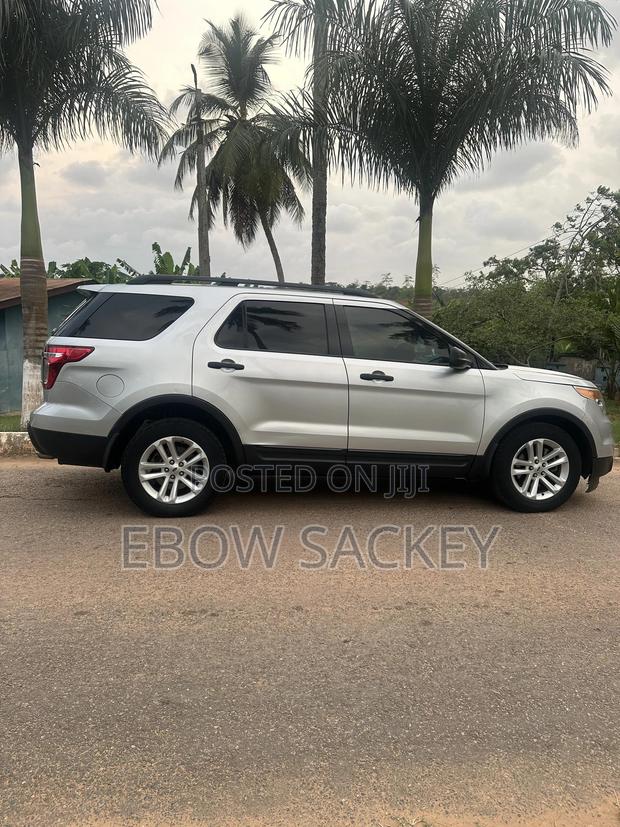 Ford Explorer 4dr SUV AWD (3.5L 6cyl 6A) 2015 Silver