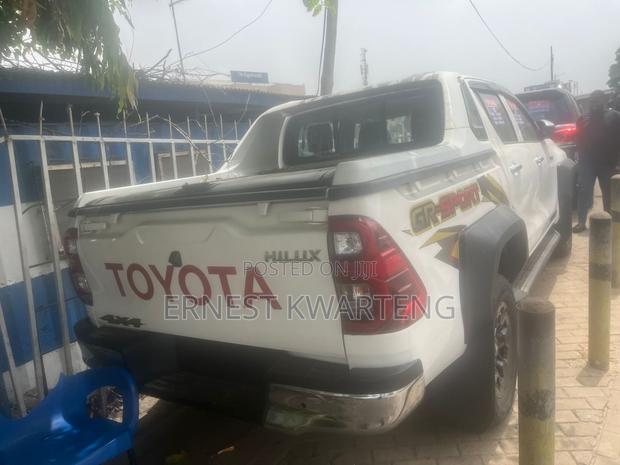 Toyota Hilux Revo Double Cab Petrol 2.7 AWD 2021 White