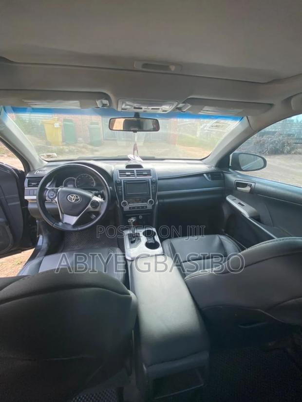 Toyota Camry SE 4dr Sedan (2.5L 4cyl 6A) 2014 Black
