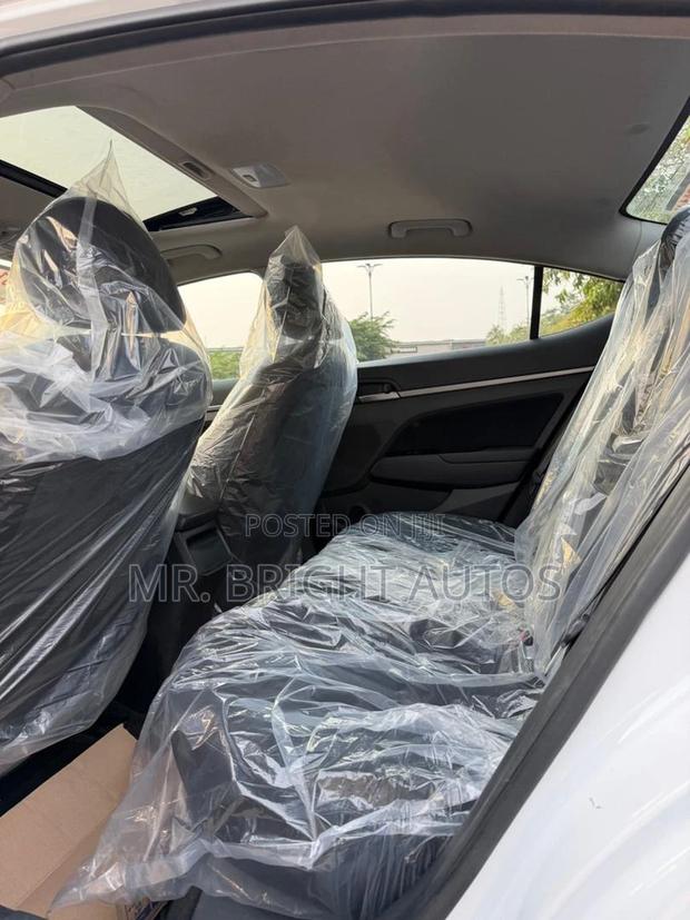 Hyundai Elantra SEL 2018 White