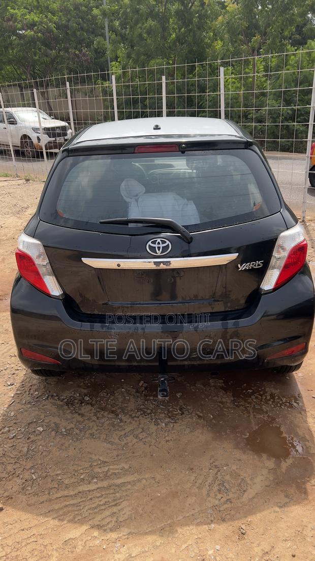 Toyota Yaris L Hatchback 3dr 2014 Black