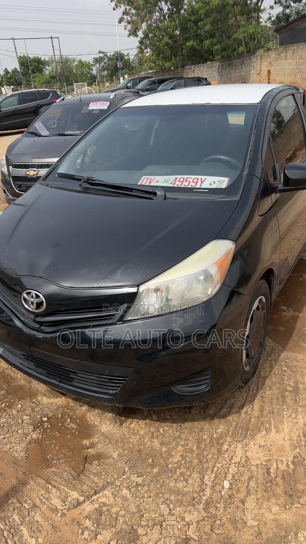 Toyota Yaris L Hatchback 3dr 2014 Black