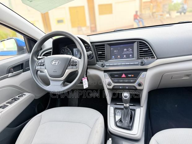 Hyundai Elantra 2017 Blue