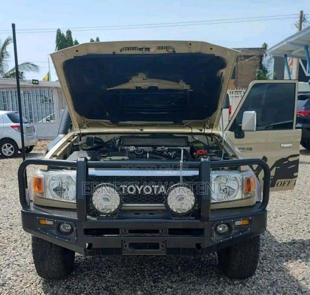 Toyota Land Cruiser 2019 Brown