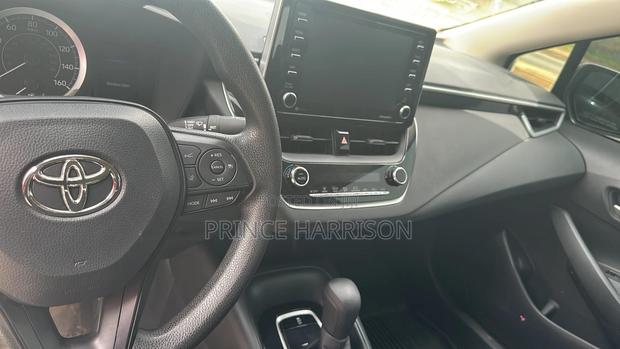 Toyota Corolla LE 2022 White