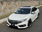 Honda Civic Touring Sedan 2018 White for sale