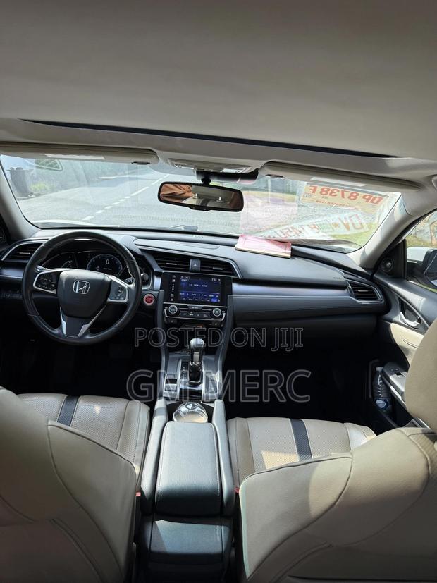 Honda Civic Touring Sedan 2018 White