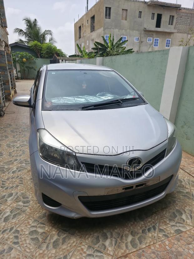 Toyota Vitz 1.3 FWD 5dr 2013 Silver