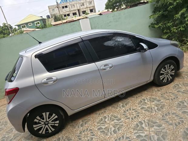 Toyota Vitz 1.3 FWD 5dr 2013 Silver