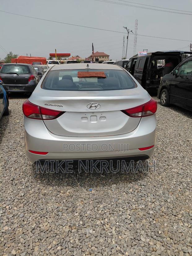Hyundai Elantra 2015 Silver