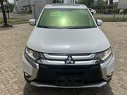 Mitsubishi Outlander SEL FWD 2018 White for sale