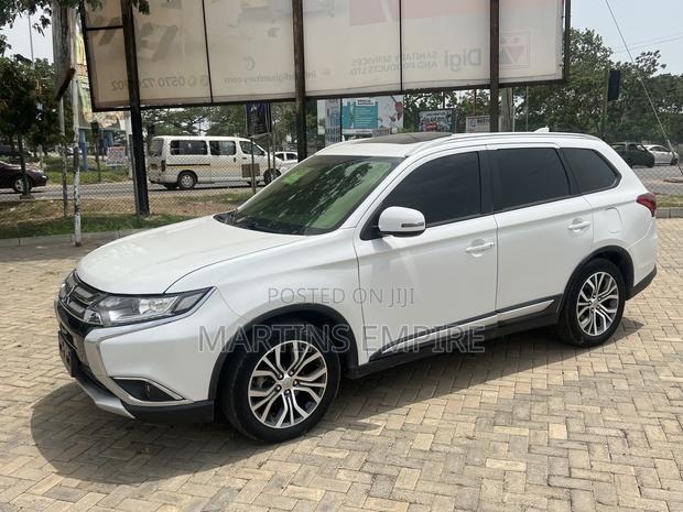 Mitsubishi Outlander SEL FWD 2018 White