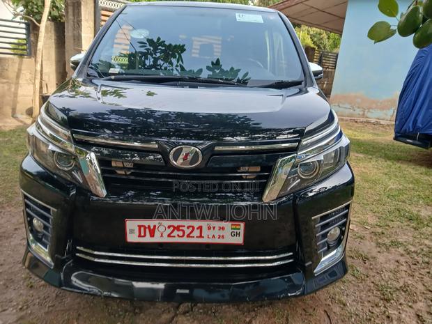 Toyota Voxy SV Premium 2014 Black
