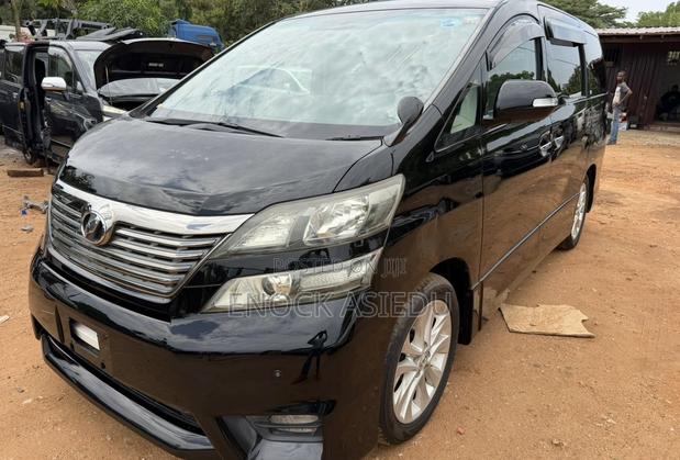 Toyota Vellfire 2010 Black