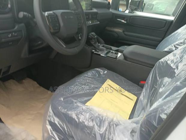 New Toyota Land Cruiser Prado 2.4 Hybrid 2025 White