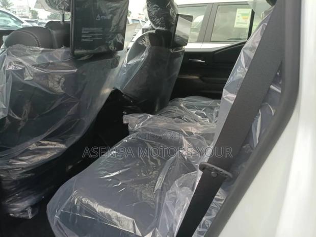 New Toyota Land Cruiser Prado 2.4 Hybrid 2025 White