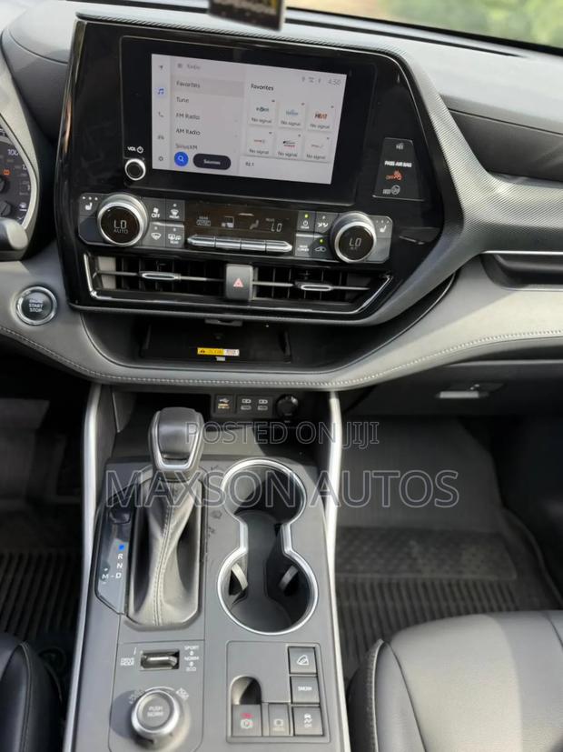 Toyota Highlander XSE AWD 2023 Gray