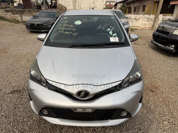 Toyota Vitz 1.3 FWD 3dr 2015 Silver