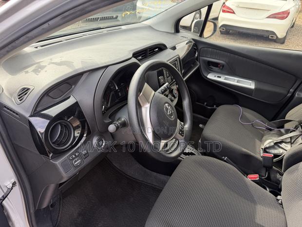 Toyota Vitz 1.3 FWD 3dr 2015 Silver