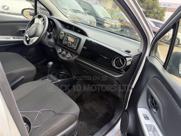 Toyota Vitz 1.3 FWD 3dr 2015 Silver