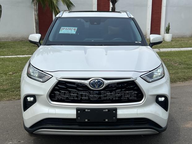Toyota Highlander XLE AWD 2024 White