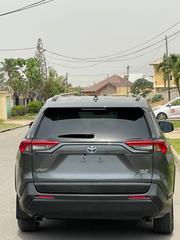 Toyota RAV4 XLE FWD 2020 Gray for sale