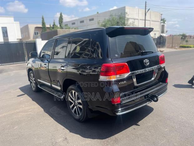 Toyota Land Cruiser 2015 Black