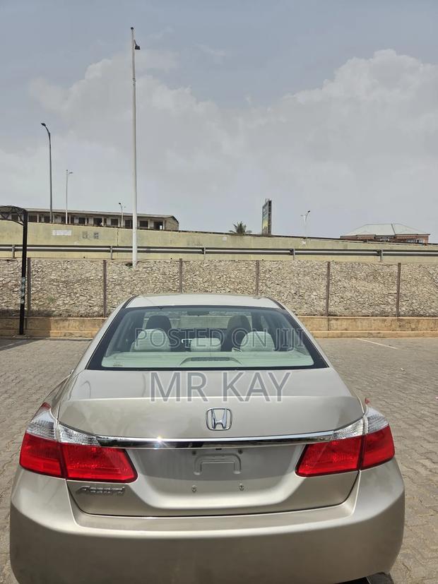 Honda Accord EX 4dr Sedan (2.4L 4cyl CVT) 2015 Gold